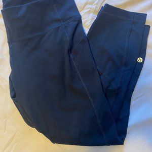 Lululemon cropped leggins.
